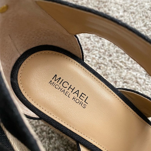 Michael Kors Zippered Wedge Sandals-Black-Size 8.5M-Excellent Condition! - Picture 5 of 8